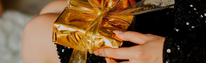 Kosmetyczne zestawy świąteczne: mniejsze formaty, ciekawsza zawartość